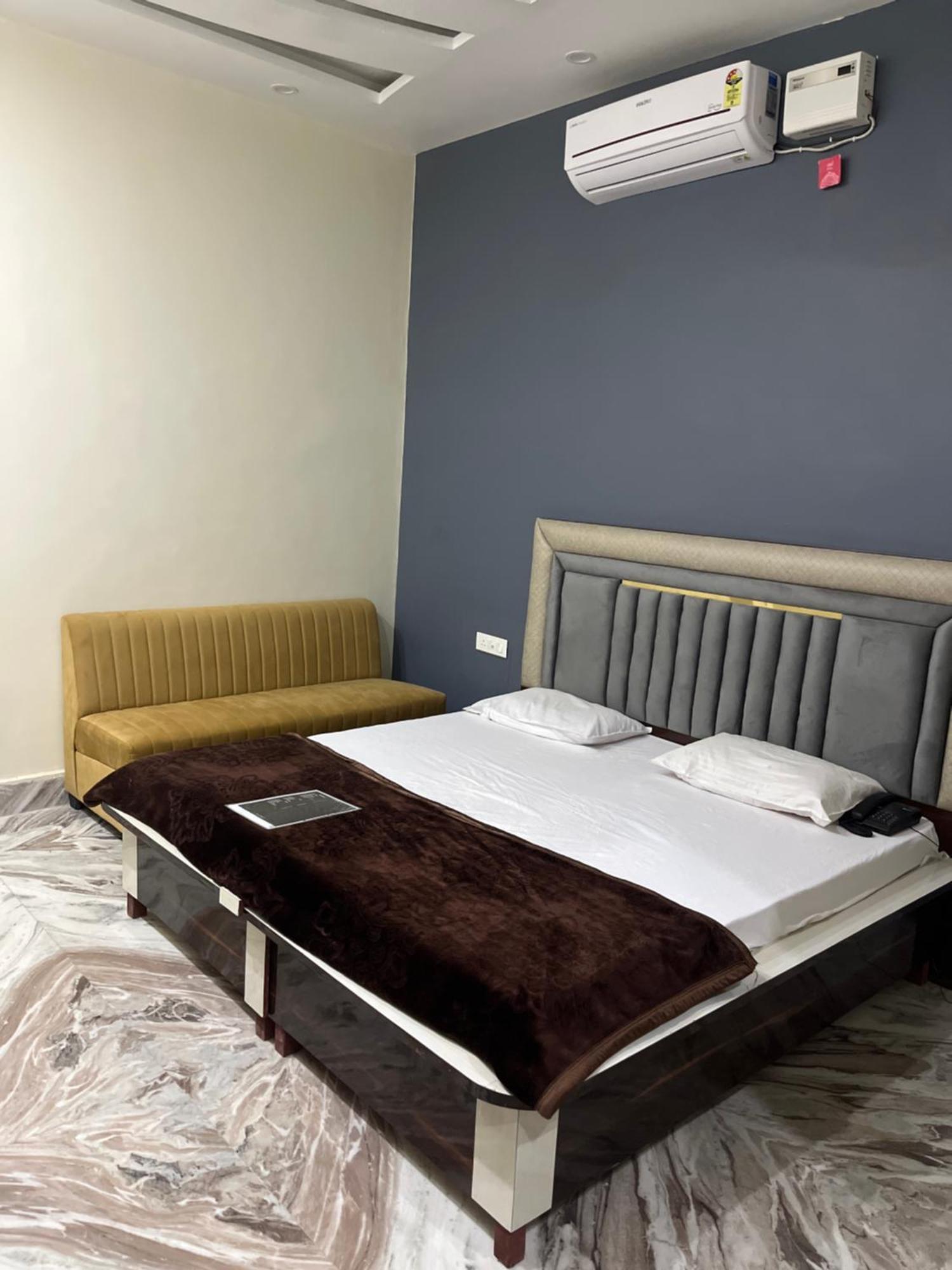 Hotel Ap Suratgarh Екстериор снимка