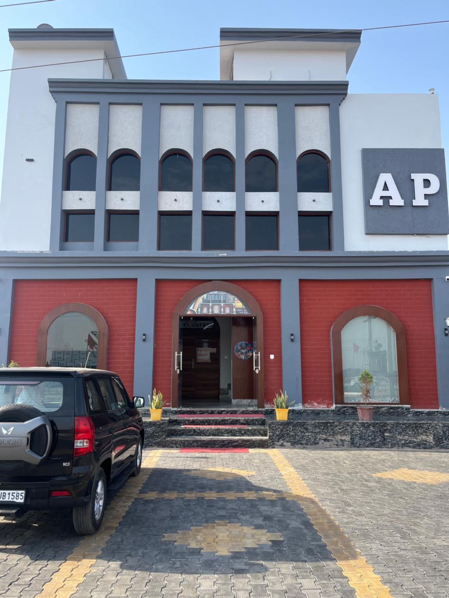 Hotel Ap Suratgarh Екстериор снимка